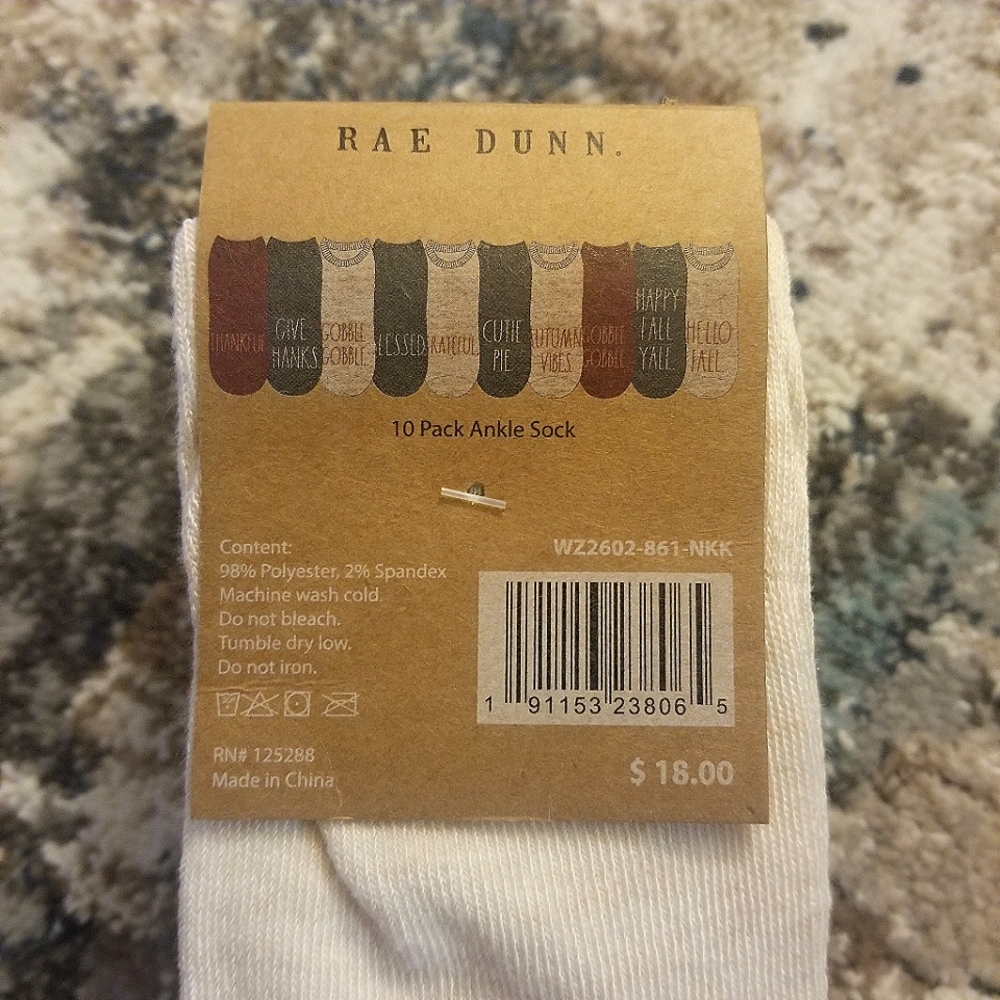 10 Pairs Rae Dunn Holiday Thanksgiving No Show Ankle Socks Shoe Size 5-10 NWT - Picture 4 of 6